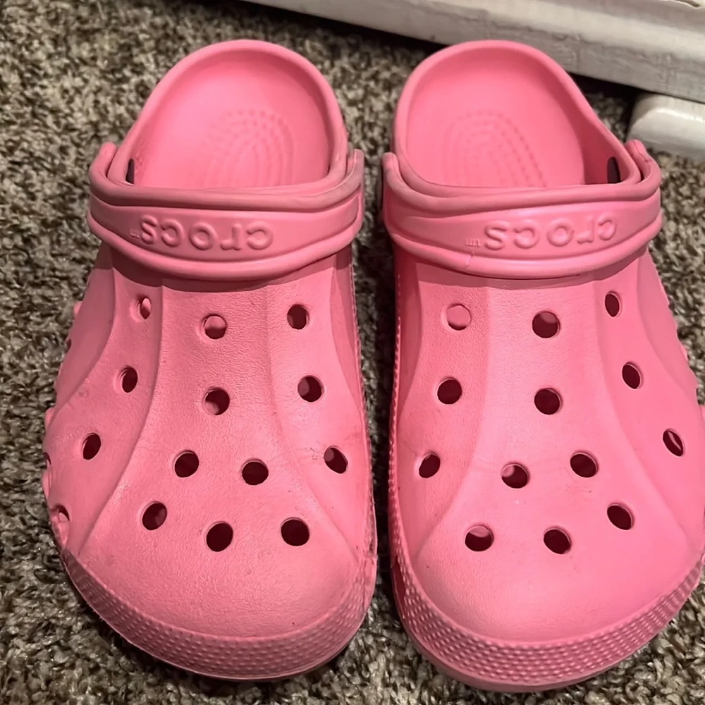 Pink crocs - Picture 1 of 2